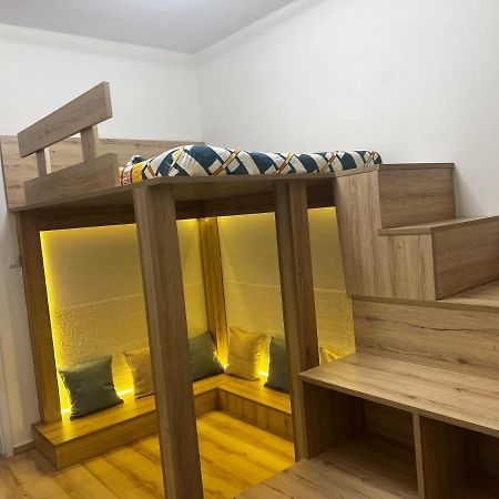 一线海景房seaview Apartment Артемида Екстериор снимка