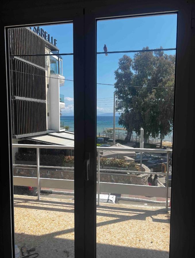 一线海景房seaview Apartment Артемида Екстериор снимка