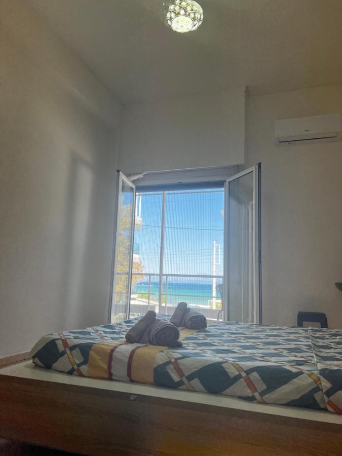 一线海景房seaview Apartment Артемида Екстериор снимка